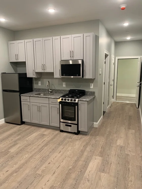 Studio bed, 1 bath apartment for rent at 14 Yeamans St Unit 206, Revere — photo 2 of 10