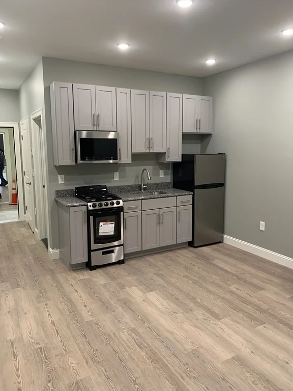 Studio bed, 1 bath apartment for rent at 14 Yeamans St Unit 206, Revere — photo 9 of 10