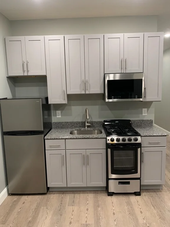 Studio bed, 1 bath apartment for rent at 14 Yeamans St Unit 208, Revere — photo 2 of 9