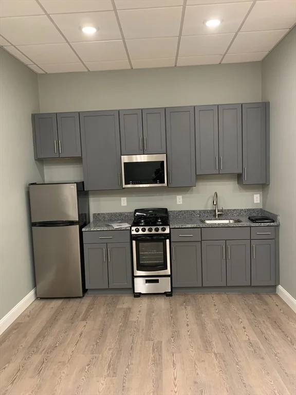 Studio bed, 1 bath apartment for rent at 14 Yeamans St Unit 305, Revere — photo 1 of 10