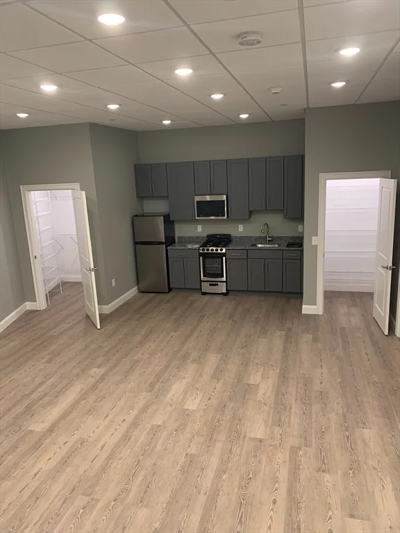 Studio bed, 1 bath apartment for rent at 14 Yeamans St Unit 305, Revere — photo 2 of 10