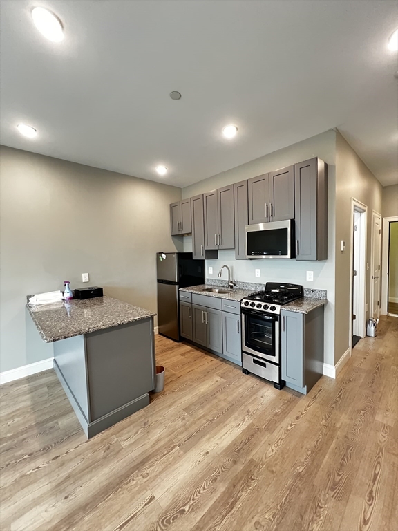 Studio bed, 1 bath apartment for rent at 14 Yeamans St Unit 309, Revere — photo 6 of 7
