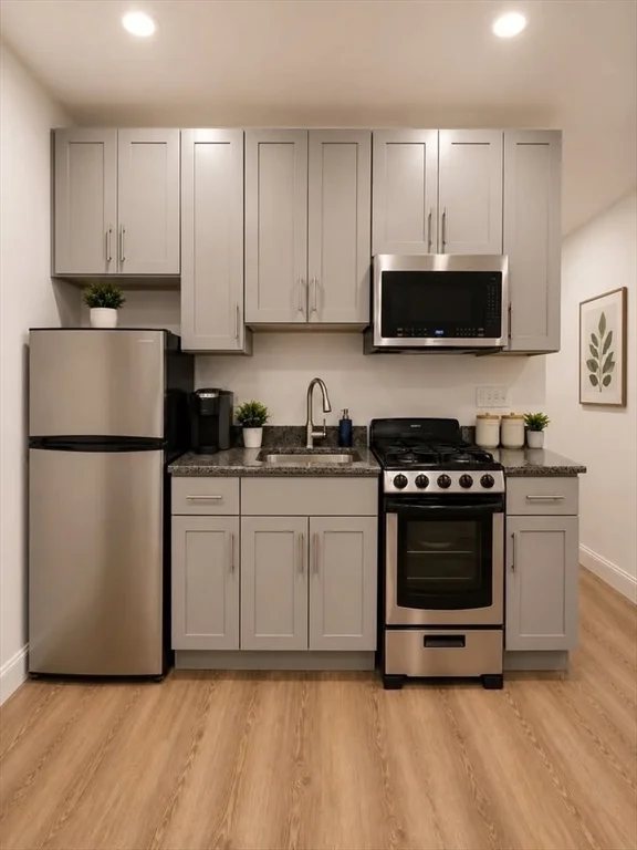 Studio bed, 1 bath apartment for rent at 14 Yeamans St Unit 406, Revere — photo 3 of 6