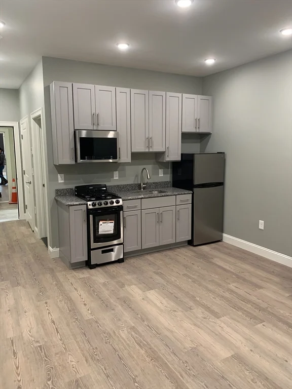 Studio bed, 1 bath apartment for rent at 14 Yeamans Unit 306, Revere — photo 2 of 6