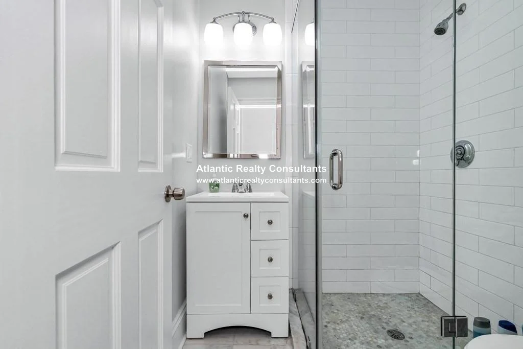 2 bed, 2 bath apartment for rent at 140 Beacon St Unit 2, Back Bay — photo 9 of 14