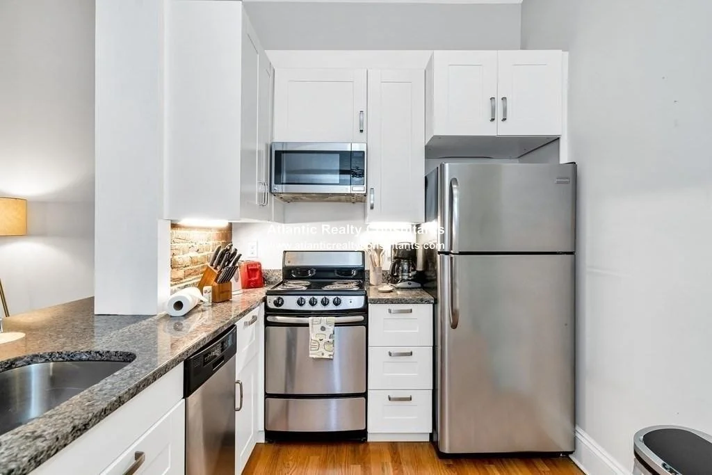 2 bed, 2 bath apartment for rent at 140 Beacon St Unit 2, Back Bay — photo 6 of 14