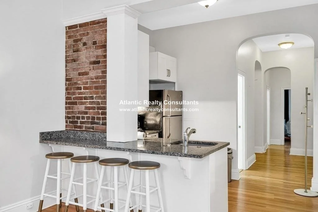 2 bed, 2 bath apartment for rent at 140 Beacon St Unit 2, Back Bay — photo 8 of 14