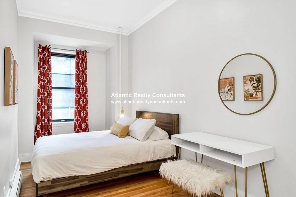 2 bed, 2 bath apartment for rent at 140 Beacon St Unit 2, Back Bay — photo 10 of 14