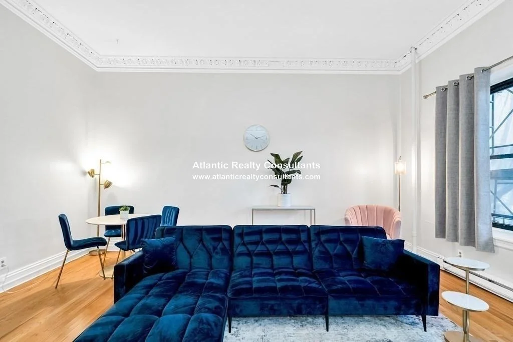 2 bed, 2 bath apartment for rent at 140 Beacon St Unit 2, Back Bay — photo 4 of 14