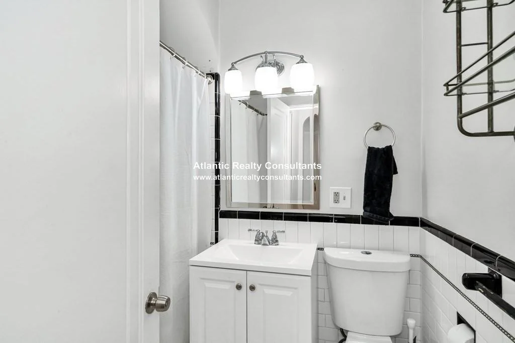 2 bed, 2 bath apartment for rent at 140 Beacon St Unit 2, Back Bay — photo 11 of 14