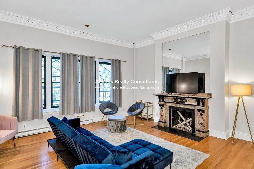 2 bed, 2 bath apartment for rent at 140 Beacon St Unit 2, Back Bay — photo 2 of 14