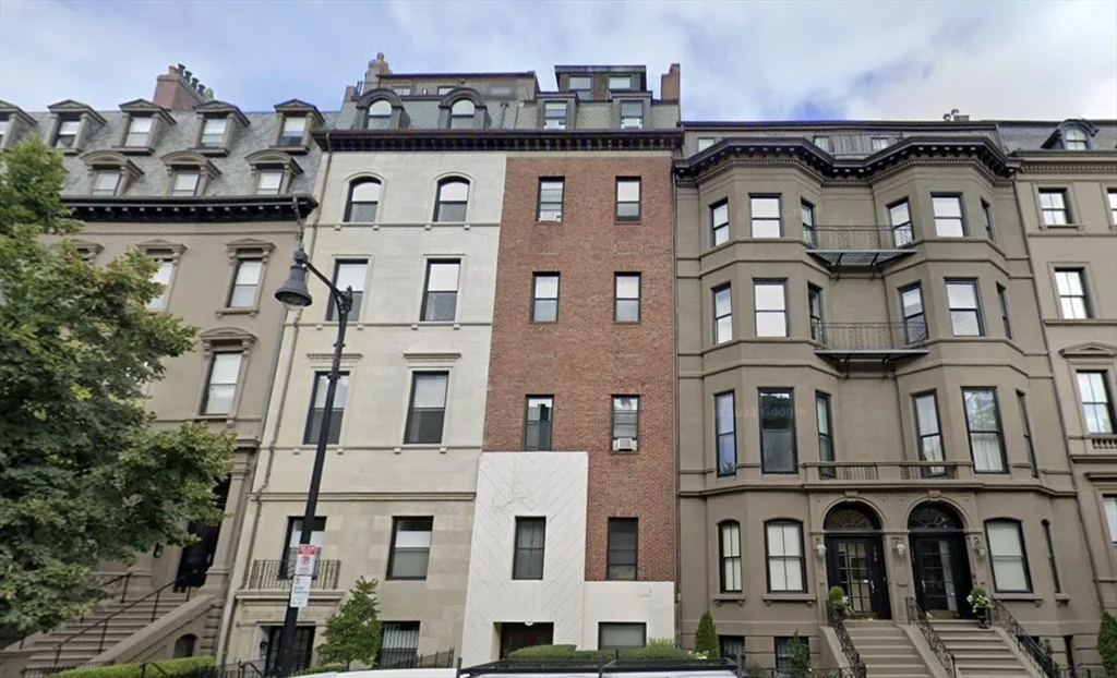 1 bed, 1 bath apartment for rent at 140 Beacon St Unit 7, Back Bay — photo 1 of 5