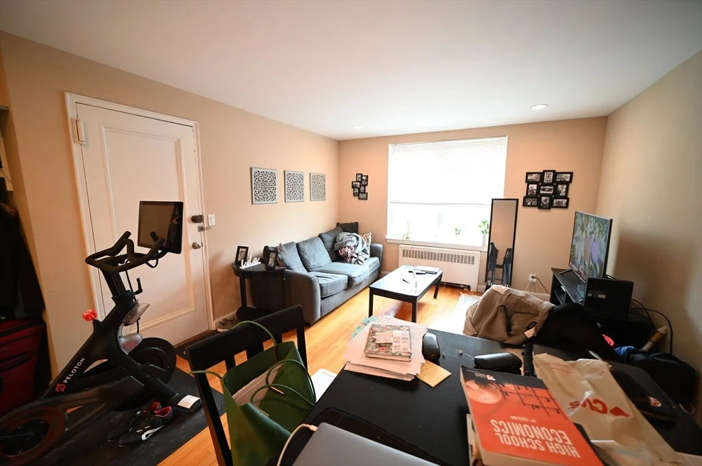 1 bed, 1 bath apartment for rent at 140 Beaconsfield Rd Unit 3, Brookline Hills — photo 2 of 9