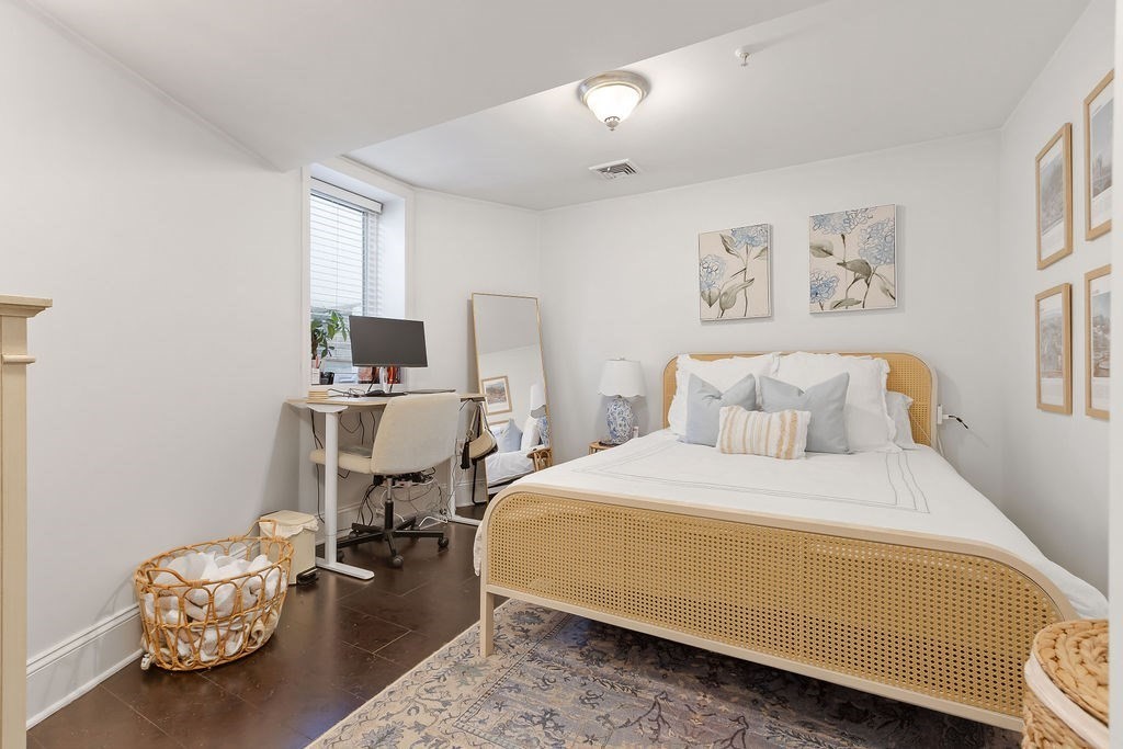 4 bed, 2 bath apartment for rent at 140 Boston St Unit 1, Dorchester — photo 10 of 13