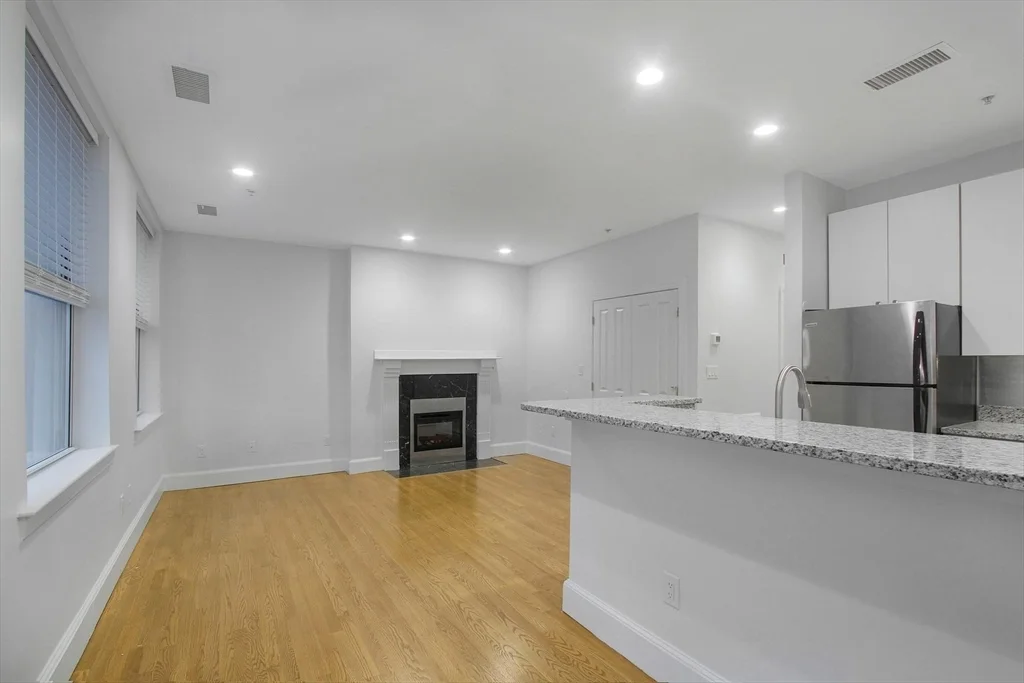1 bed, 1 bath apartment for rent at 140 Boylston St Unit 10, Back Bay — photo 1 of 13