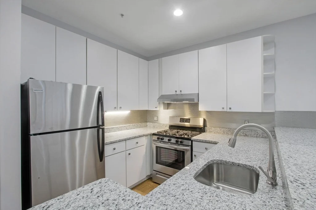 1 bed, 1 bath apartment for rent at 140 Boylston St Unit 10, Back Bay — photo 6 of 13