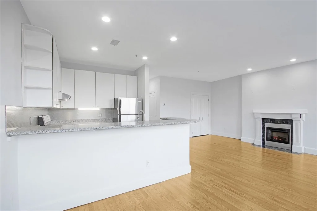 1 bed, 1 bath apartment for rent at 140 Boylston St Unit 11, Boston Downtown — photo 13 of 18