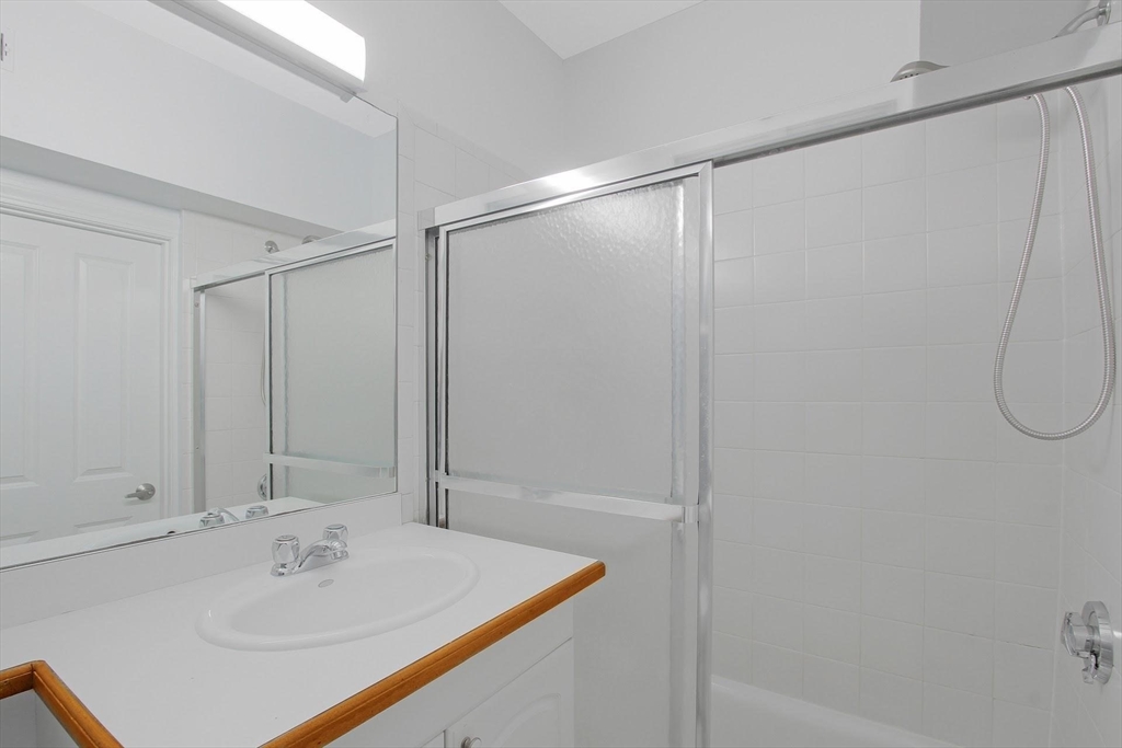 1 bed, 1 bath apartment for rent at 140 Boylston St Unit 3, Back Bay — photo 15 of 18