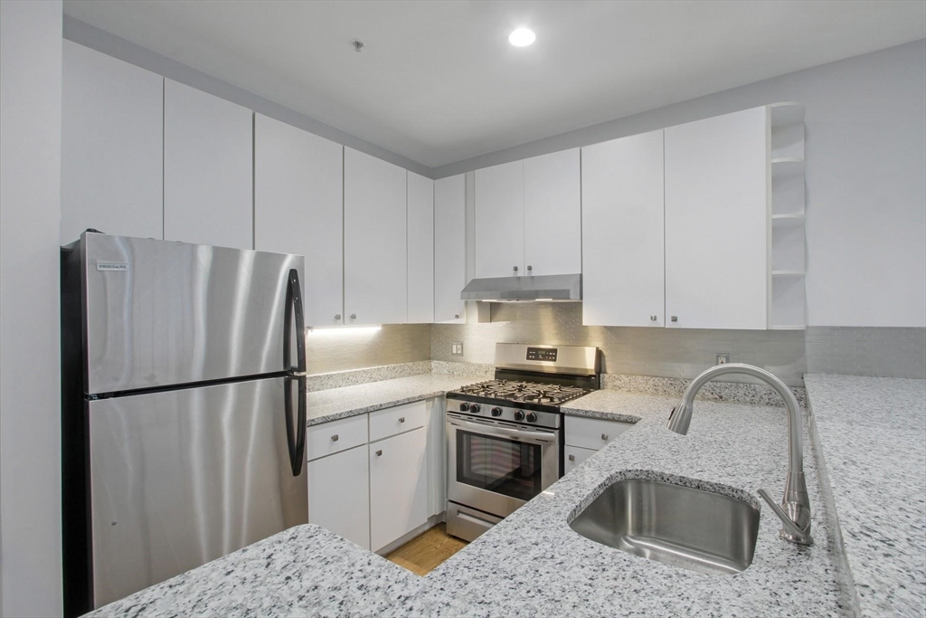 1 bed, 1 bath apartment for rent at 140 Boylston St Unit 6, Back Bay — photo 7 of 14