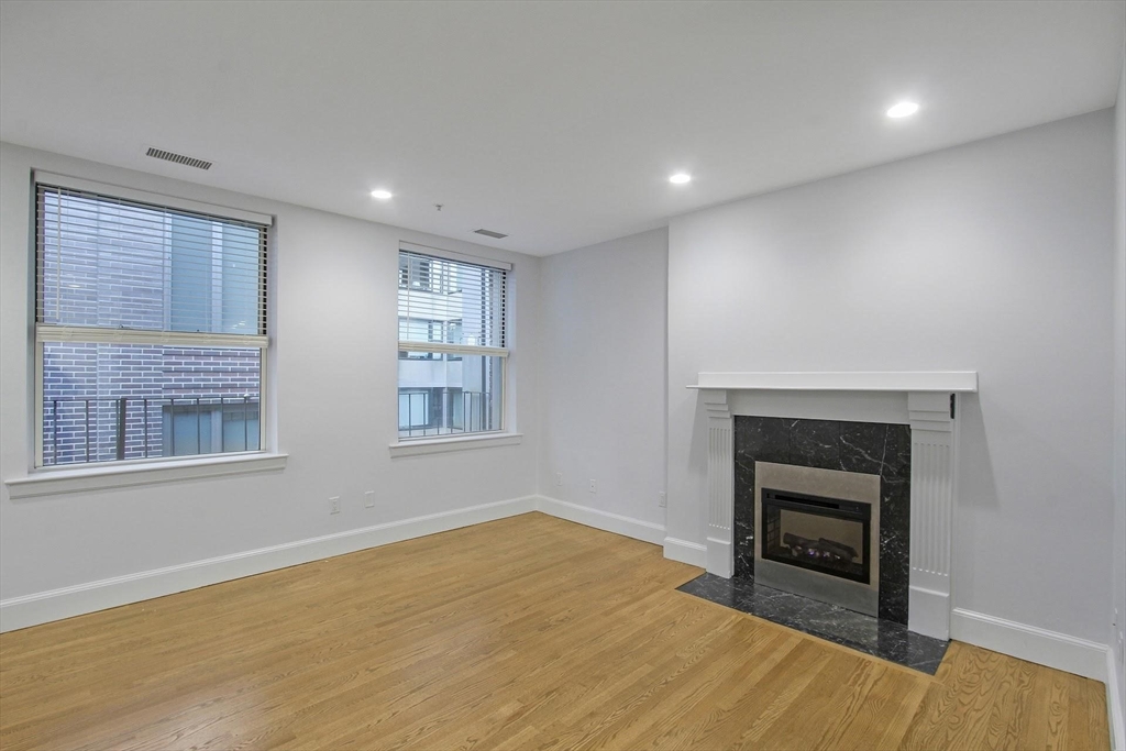 1 bed, 1 bath apartment for rent at 140 Boylston St Unit 6, Back Bay — photo 6 of 14
