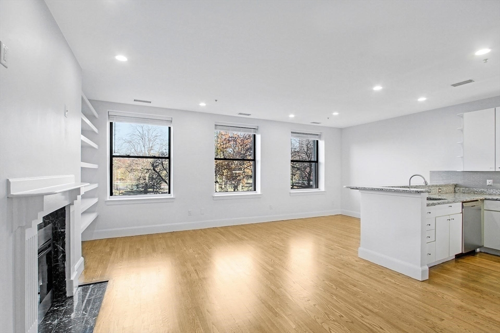 1 bed, 1 bath apartment for rent at 140 Boylston St Unit 9, Back Bay — photo 4 of 18