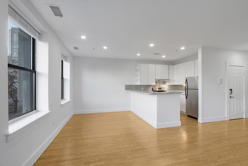 1 bed, 1 bath apartment for rent at 140 Boylston St Unit 9, Back Bay — photo 9 of 18