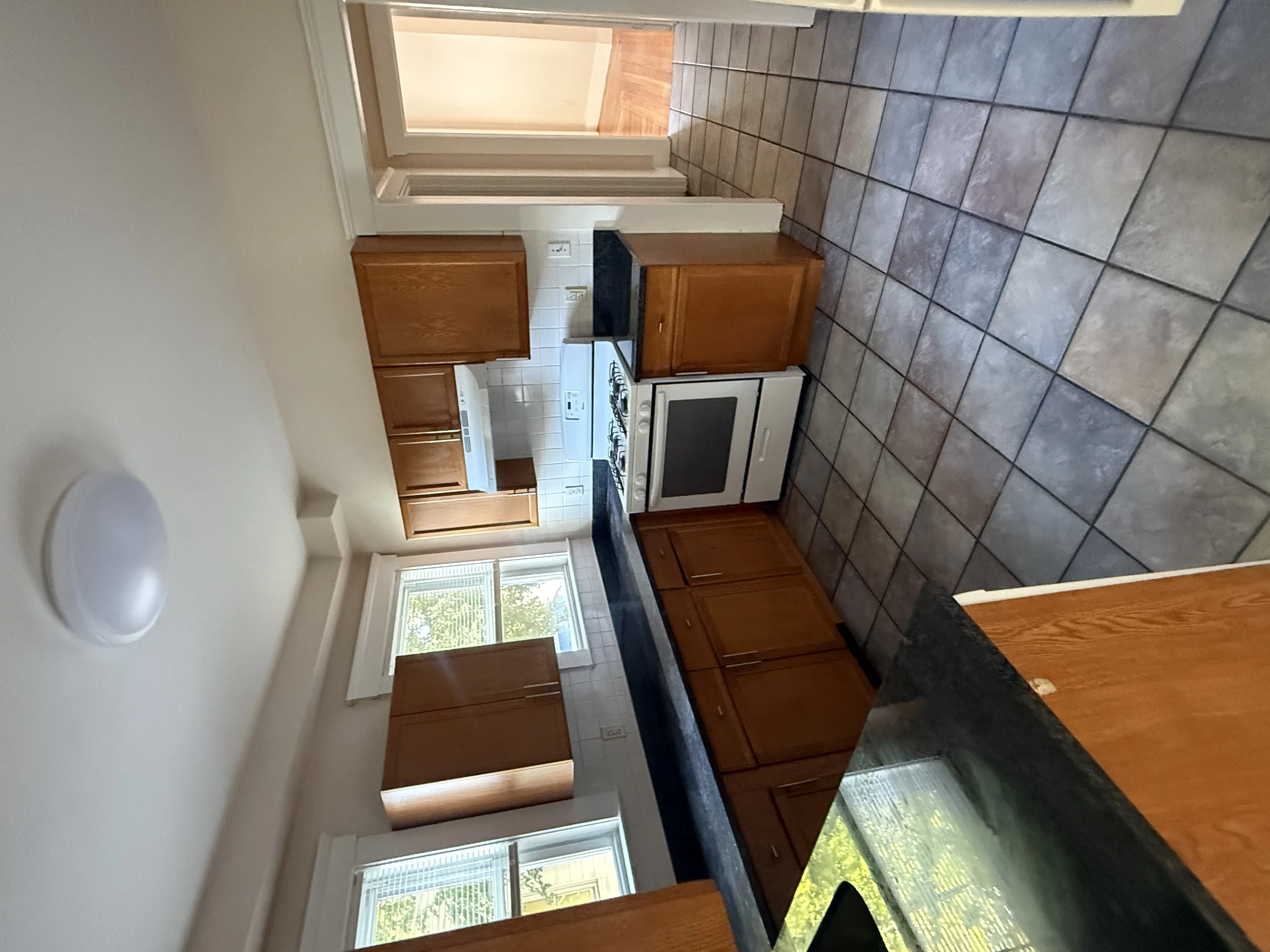 4 bed, 2 bath apartment for rent at 140 Brooks St Unit 1, Oak Square — photo 14 of 23