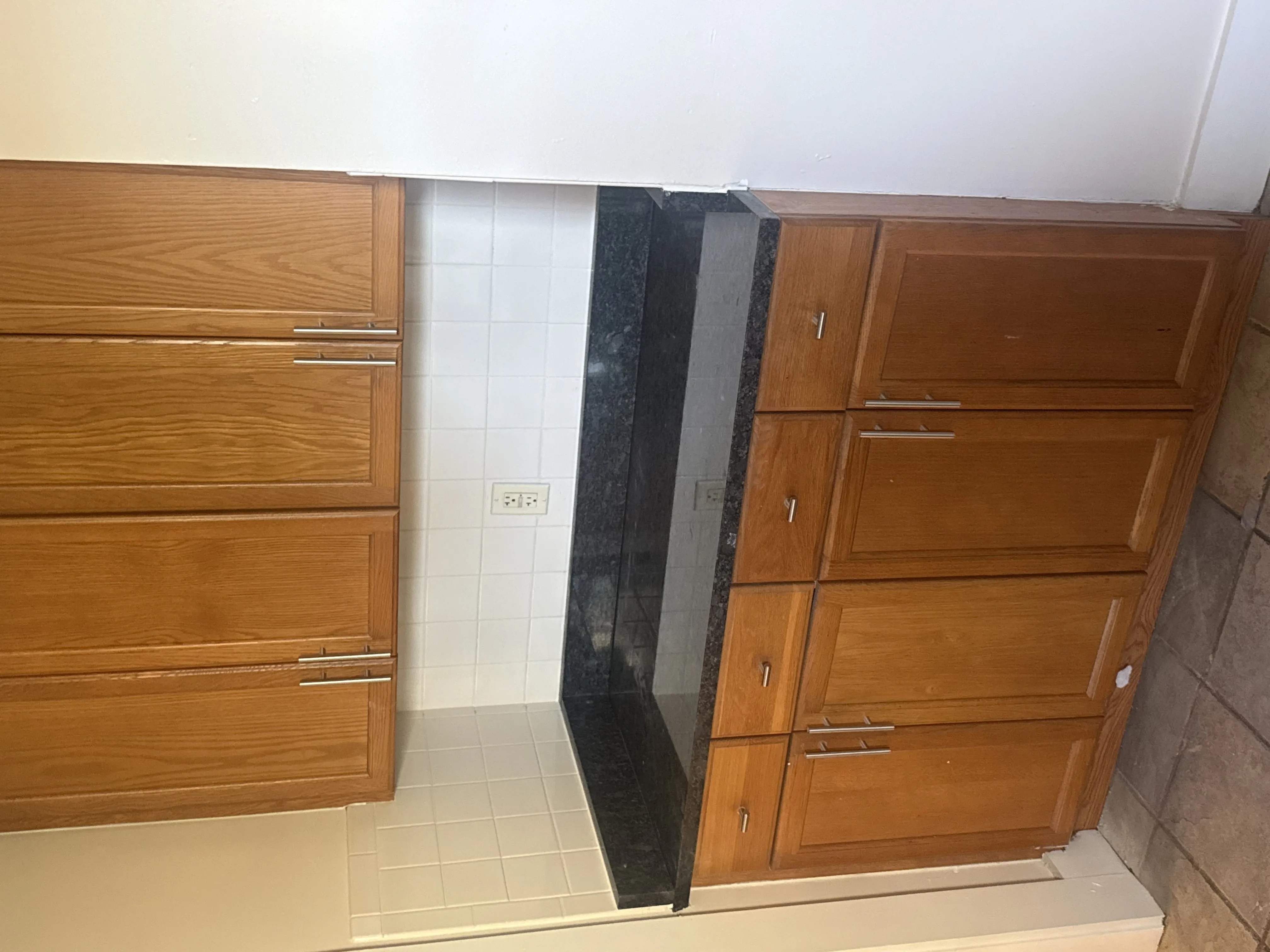 4 bed, 2 bath apartment for rent at 140 Brooks St Unit 1, Oak Square — photo 4 of 23