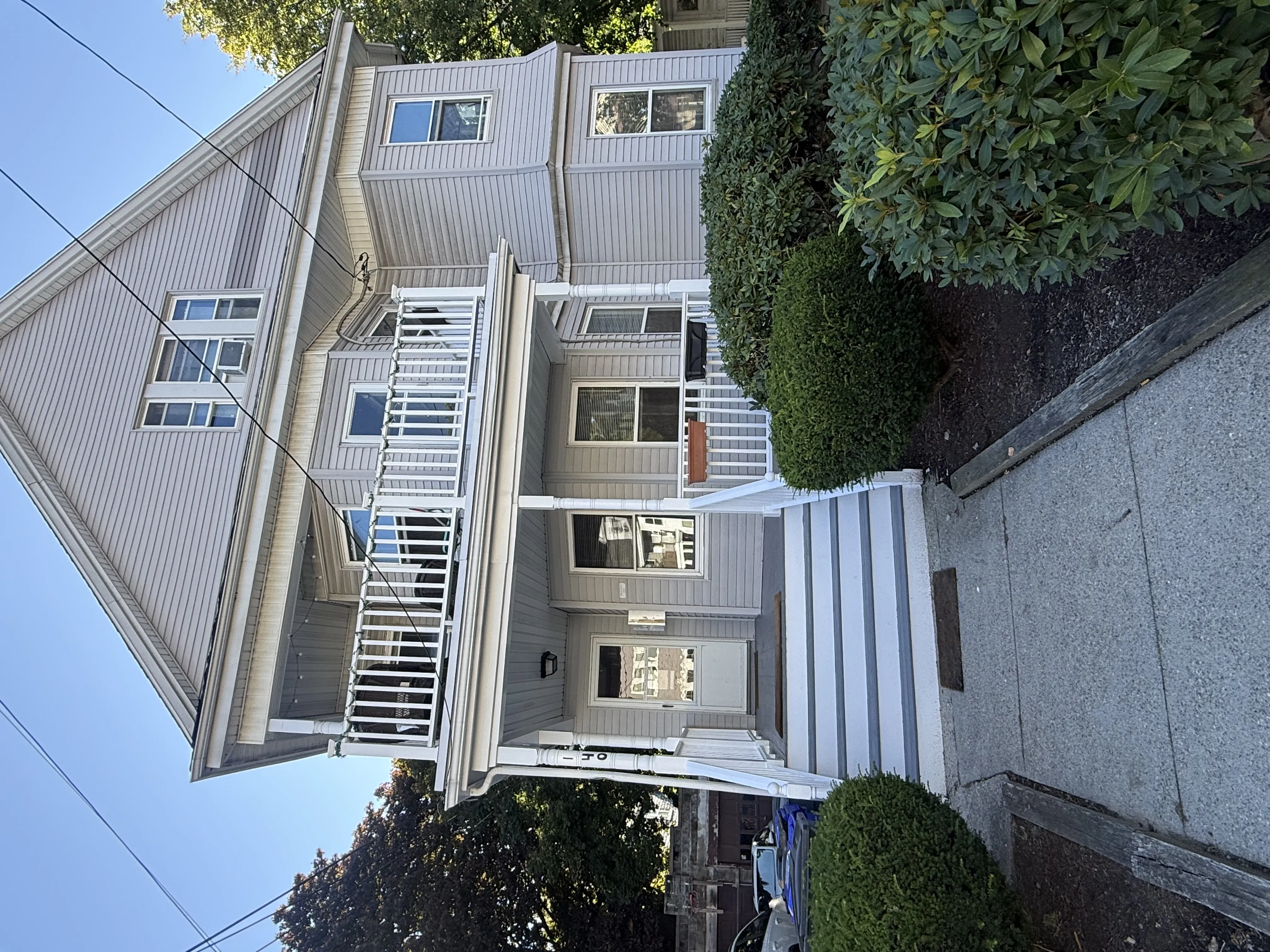 4 bed, 2 bath apartment for rent at 140 Brooks St Unit 1, Oak Square — photo 9 of 23