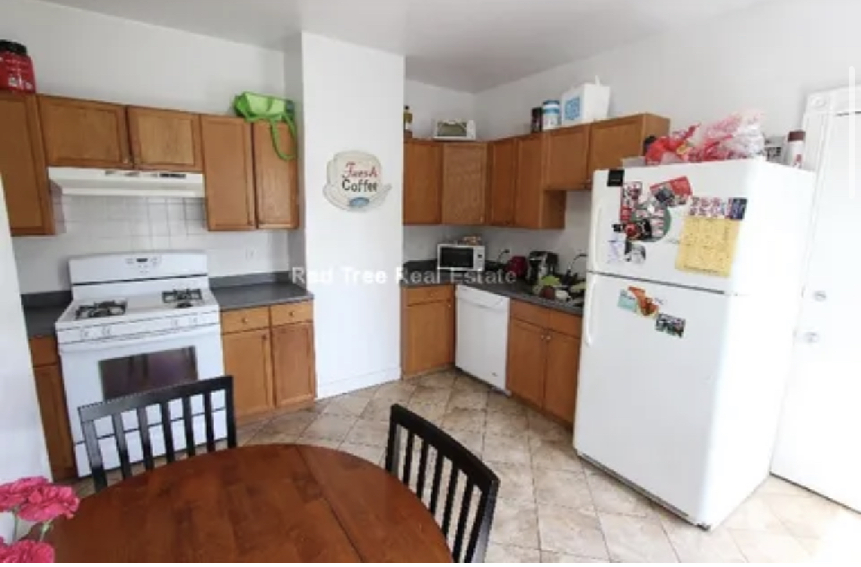 5 bed, 2 bath apartment for rent at 140 Brooks St Unit 2, Oak Square — photo 3 of 9