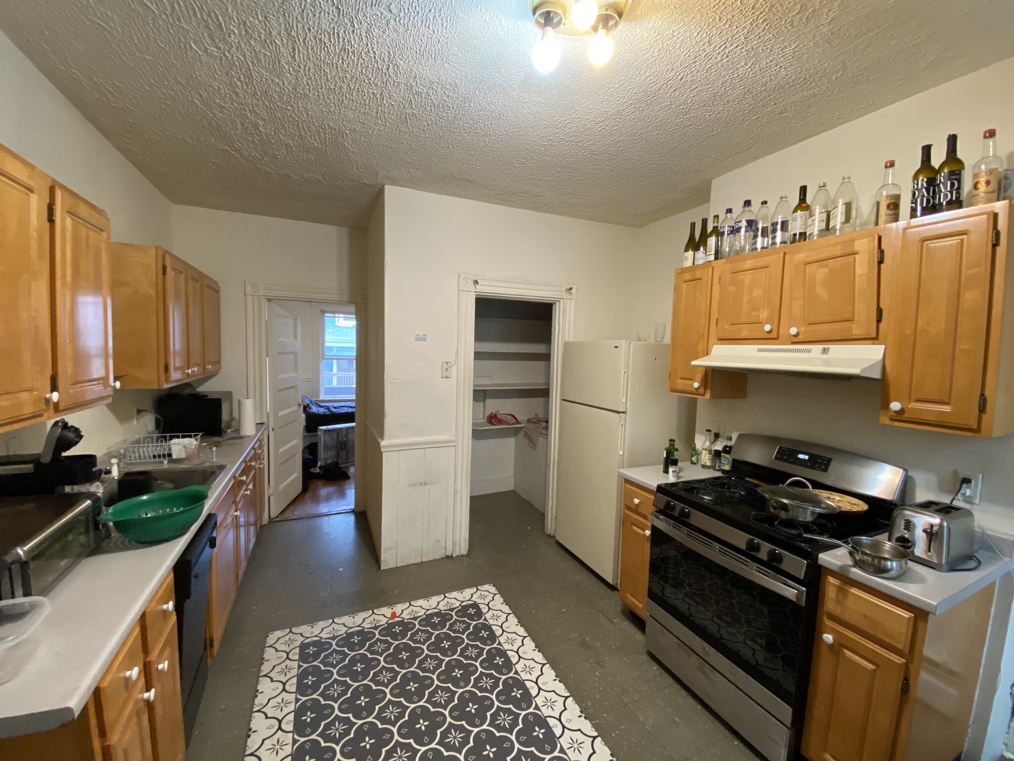 2 bed, 1 bath apartment for rent at 140 Calumet St Unit 1, Mission Hill — photo 3 of 9