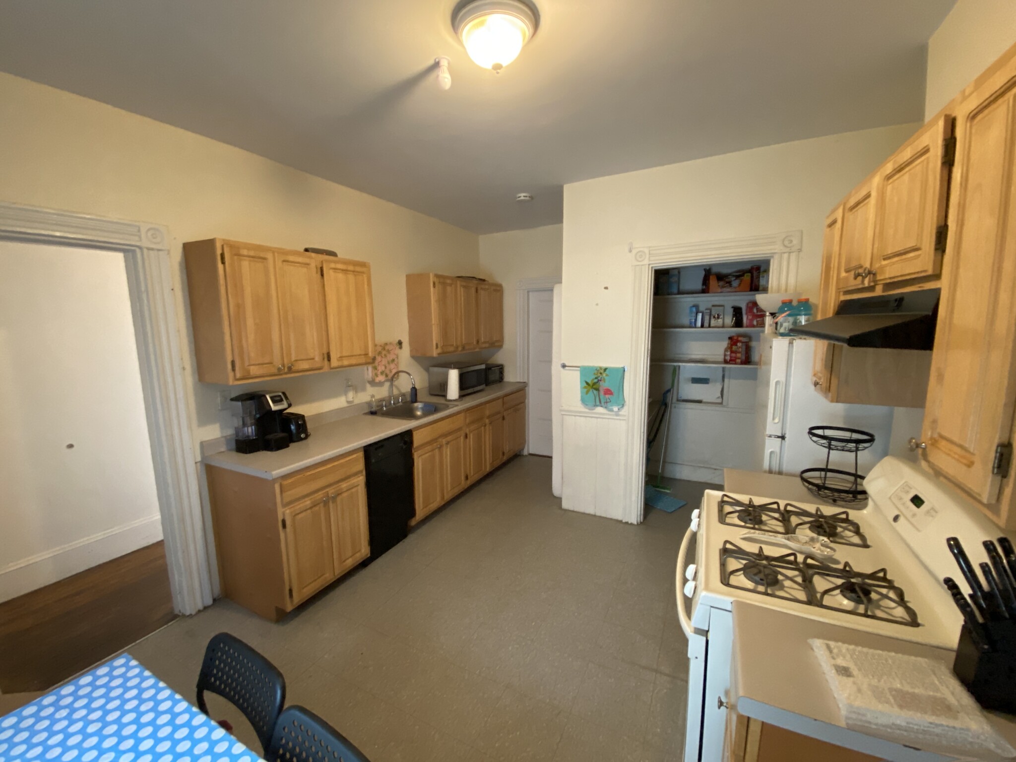 3 bed, 1 bath apartment for rent at 140 Calumet St Unit 2, Mission Hill — photo 2 of 9