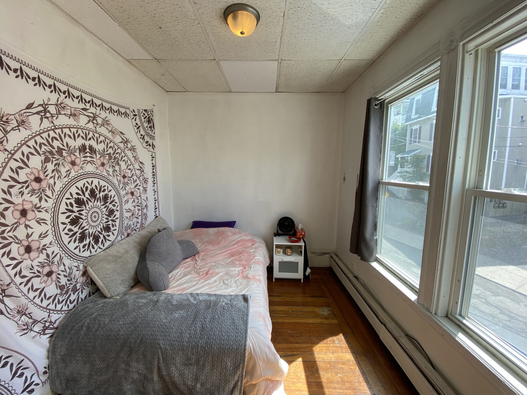 3 bed, 1 bath apartment for rent at 140 Calumet St Unit 2, Mission Hill — photo 3 of 9