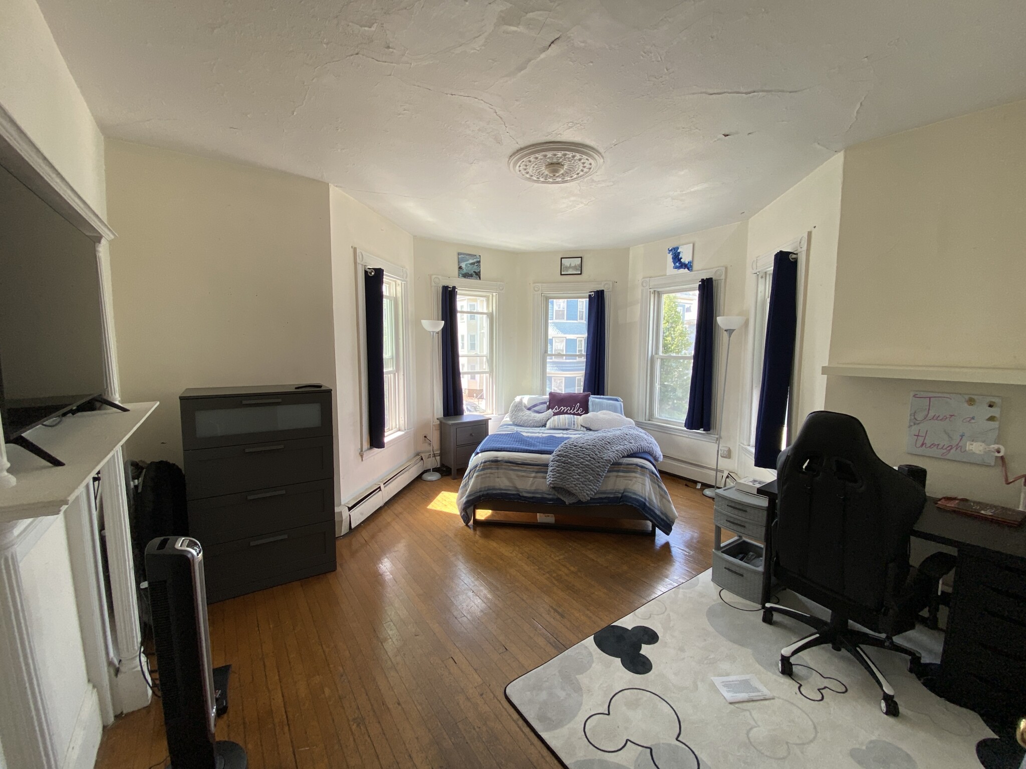 3 bed, 1 bath apartment for rent at 140 Calumet St Unit 2B, Mission Hill