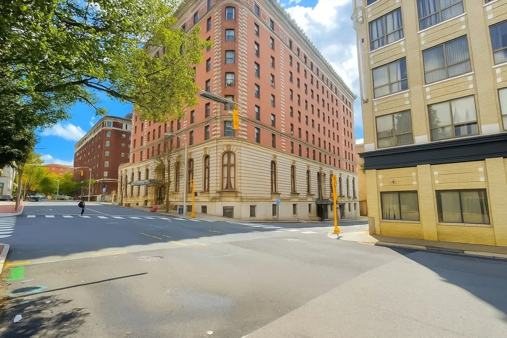 1 bed, 1 bath apartment for rent at 140 Chestnut Unit 709, Springfield