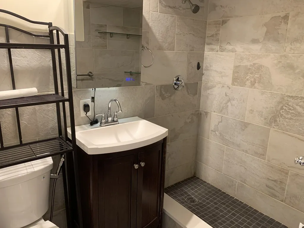 1 bed, 1 bath apartment for rent at 140 Church St Unit B, Bleachery — photo 5 of 8