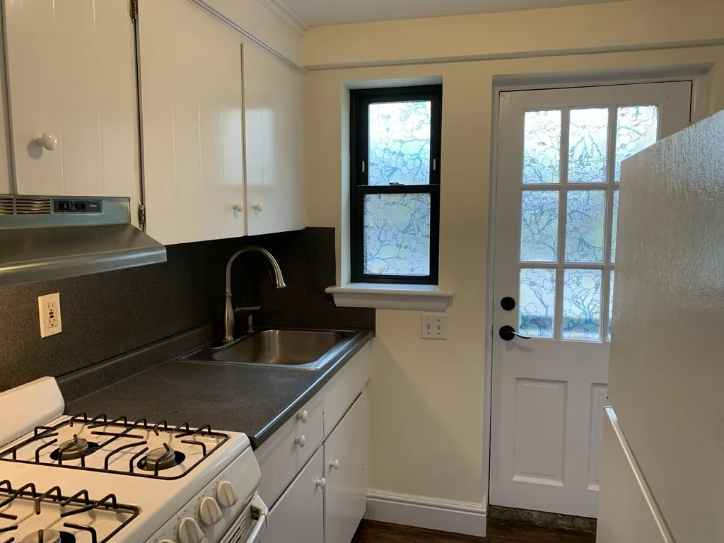 1 bed, 1 bath apartment for rent at 140 Church St Unit B, Bleachery — photo 4 of 8