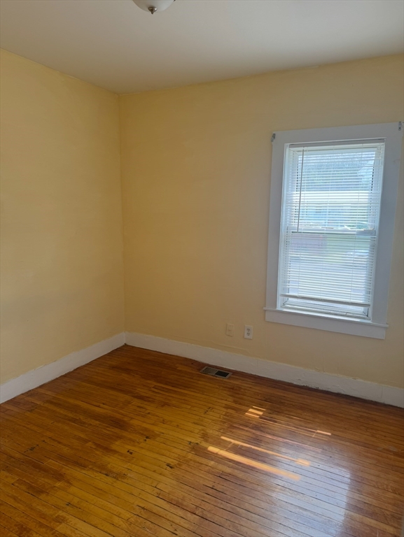 3 bed, 1 bath apartment for rent at 140 Clifton Unit 1, Brockton — photo 7 of 7