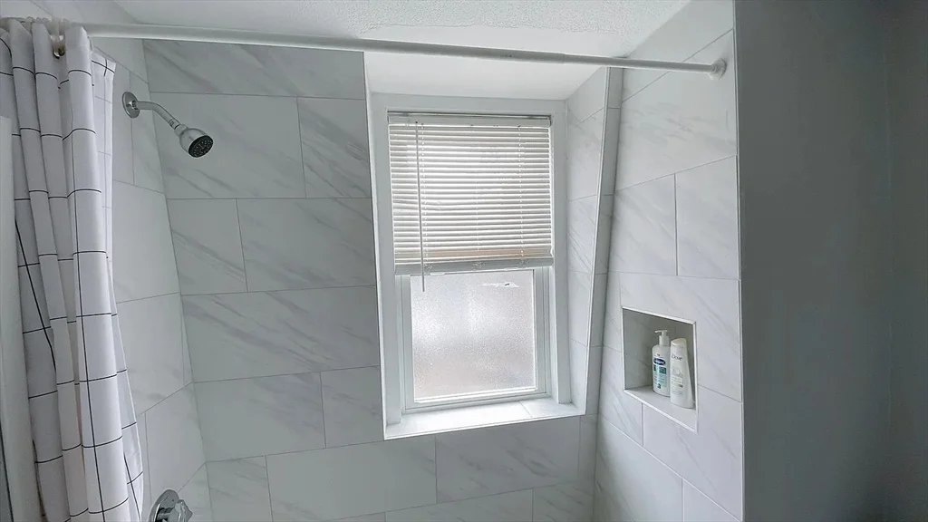 2 bed, 1 bath apartment for rent at 140 Clifton Unit 2, Malden — photo 10 of 17