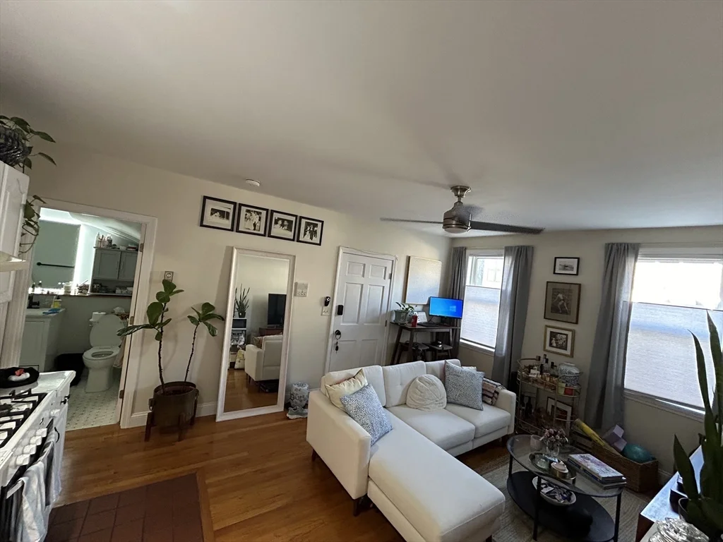 1 bed, 1 bath apartment for rent at 140 D St Unit 1, South Boston — photo 1 of 16