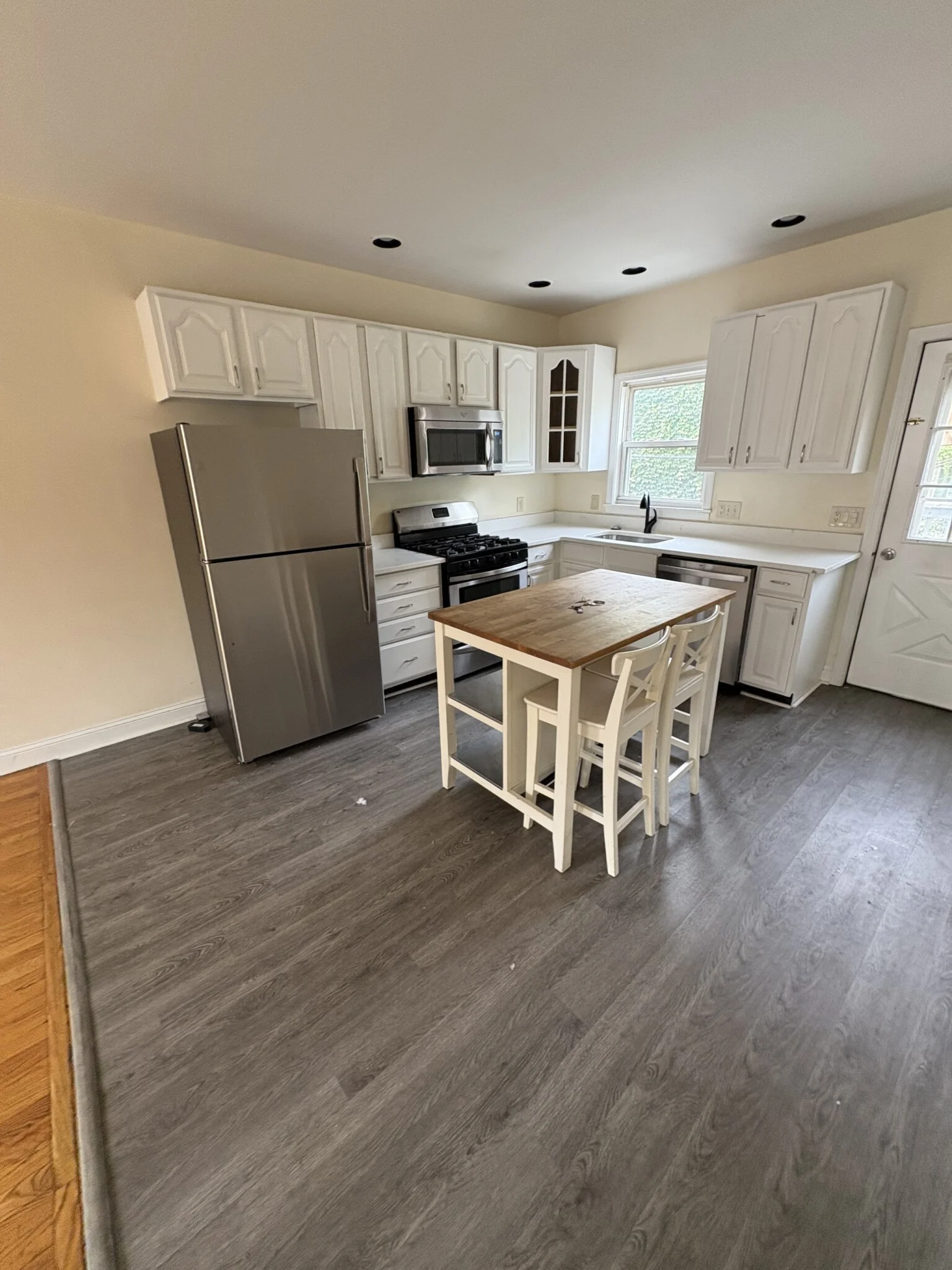 3 bed, 1.5 bath apartment for rent at 140 D St Unit 2, South Boston — photo 5 of 41