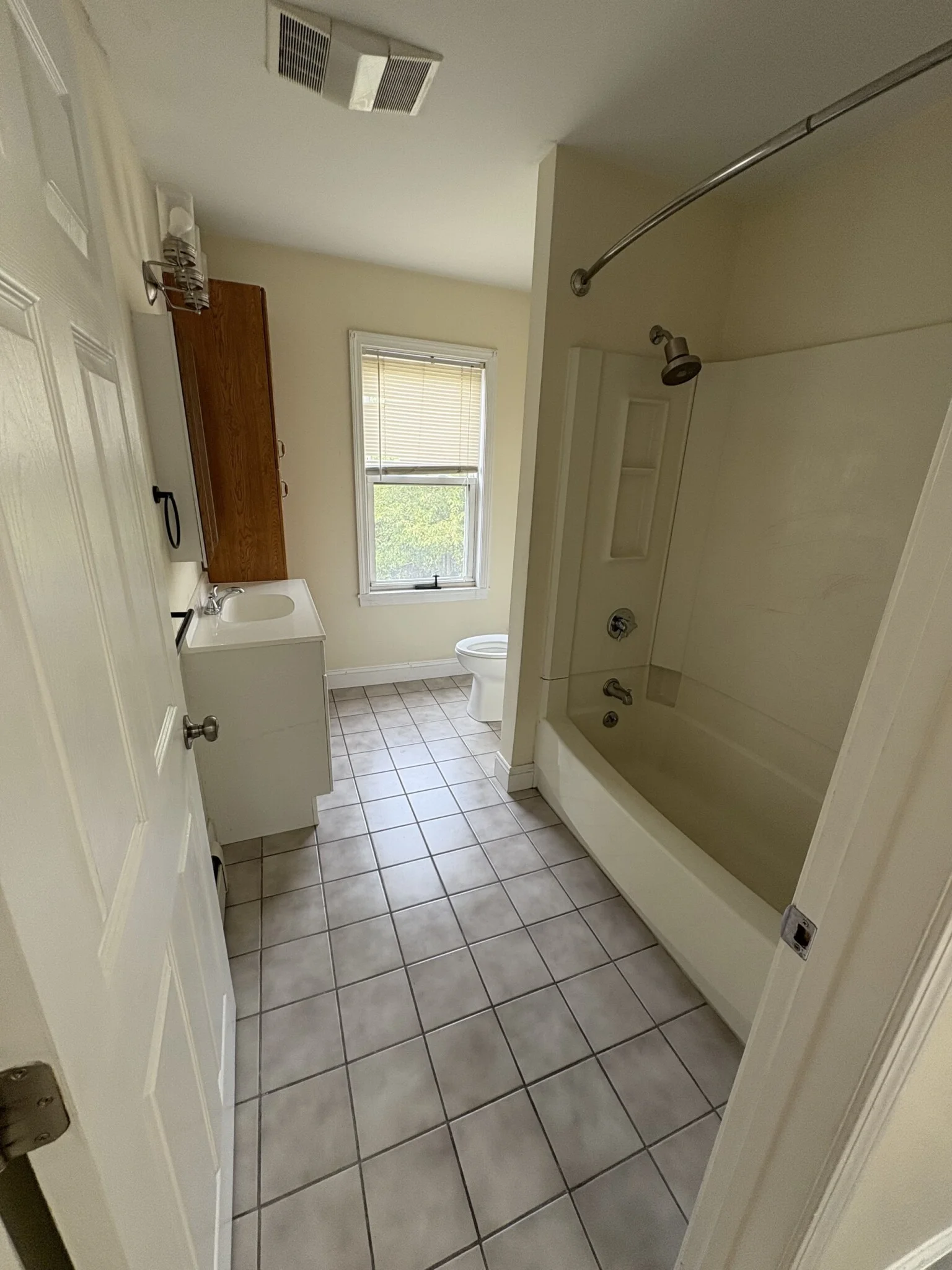 3 bed, 1.5 bath apartment for rent at 140 D St Unit 2, South Boston — photo 14 of 41