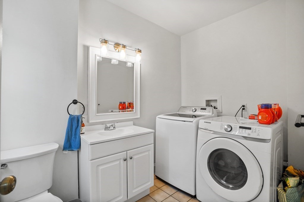 3 bed, 1.5 bath apartment for rent at 140 D St Unit 2, South Boston — photo 39 of 41