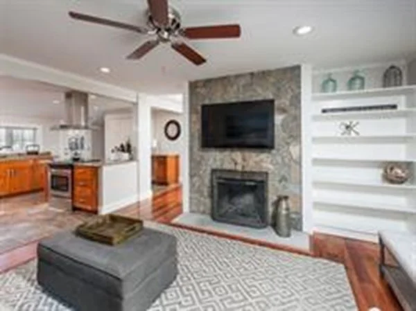 3 bed, 2 bath apartment for rent at 140 Elm St Unit 2, Andover — photo 1 of 24