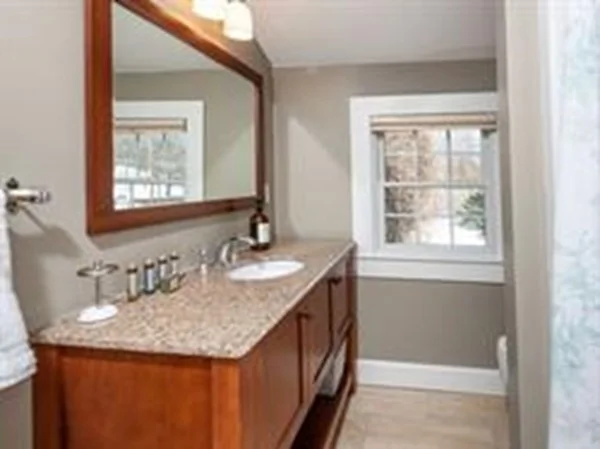 3 bed, 2 bath apartment for rent at 140 Elm St Unit 2, Andover — photo 10 of 24