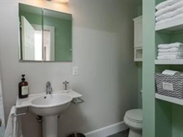 3 bed, 2 bath apartment for rent at 140 Elm St Unit 2, Andover — photo 19 of 24