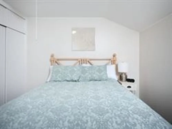 3 bed, 2 bath apartment for rent at 140 Elm St Unit 2, Andover — photo 16 of 24
