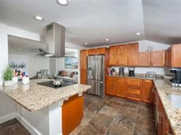3 bed, 2 bath apartment for rent at 140 Elm St Unit 2, Andover — photo 4 of 24