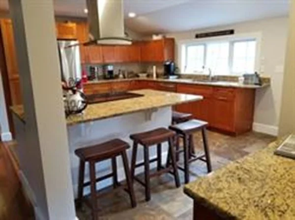 3 bed, 2 bath apartment for rent at 140 Elm St Unit 2, Andover — photo 7 of 24