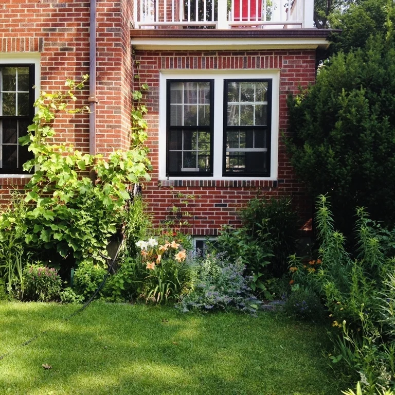 4 bed, 4+ bath apartment for rent at 140 Foster St, West Cambridge — photo 12 of 18